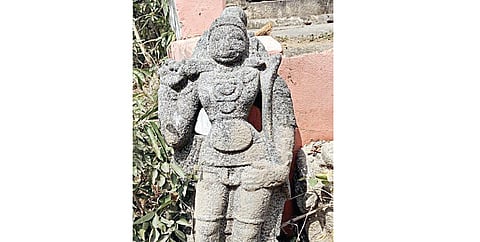 உடையார்பாளையத்தில் கண்டறியப்பட்ட 500 ஆண்டுகள் பழமையான அரிகண்டம் சிலை