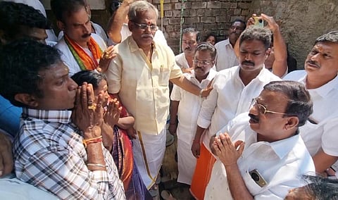 “அரசியலாக்க விரும்பவில்லை” - புதுச்சேரி சிறுமியின் பெற்றோருக்கு நேரில் ஆறுதல் கூறிய பாஜகவினர்