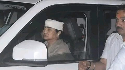 சிகிச்சை முடிந்து வீடு திரும்பினார் மம்தா