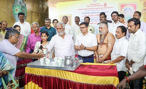 கோடை வெப்பத்தை தணிக்க கோயில்களில் மோர், எலுமிச்சை ஜூஸ்: அமைச்சர் தொடங்கி வைத்தார்