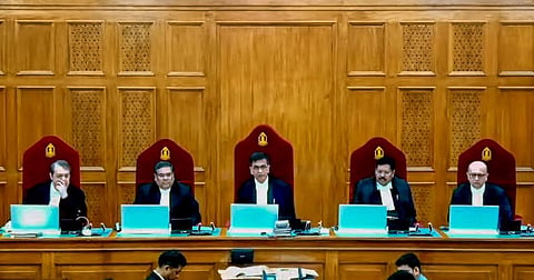 உச்ச நீதிமன்ற அரசியல் சாசன அமர்வு