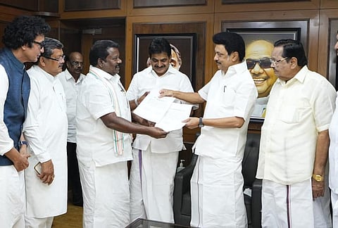 திமுக - காங்கிரஸ் தொகுதிப் பங்கீடு ஒப்பந்தம் கையெழுத்தானது