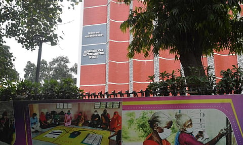 மேற்கு வங்க டிஜிபி, 6 மாநில உள்துறைச் செயலர்களை நீக்க தேர்தல் ஆணையம் உத்தரவு