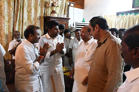 மாலையில் அதிமுக... விடிந்ததும் பாஜக! - பாமக கூட்டணி ‘ட்விஸ்ட்’ பின்புலம்