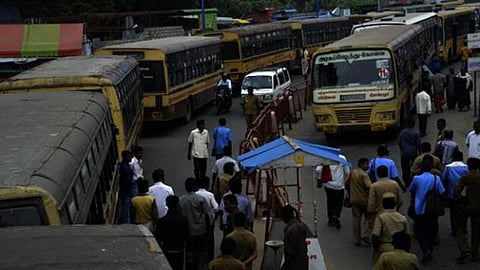 13-வது ஊதிய ஒப்பந்த பணப்பலன் வழங்க கோரிக்கை