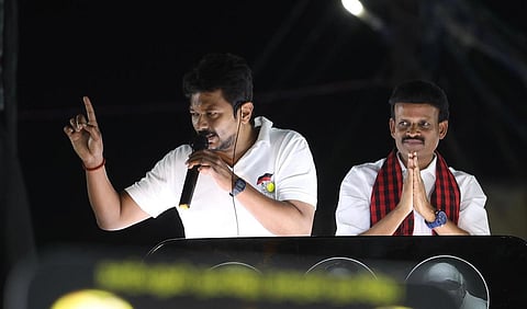 செய்யாறில் நடைபெற்ற பிரச்சாரத்தில் திமுக வேட்பாளர் தரணிவேந்தனை ஆதரித்து பேசும் அமைச்சர் உதயநிதி ஸ்டாலின்.