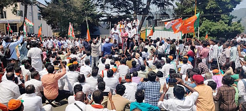 தேர்தல் நடத்தை விதிகளை மீறியதாக நீலகிரி அதிமுக, பாஜக நிர்வாகிகள் மீது வழக்கு