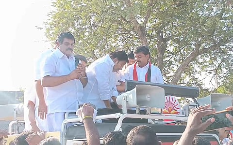 தோகைமலையில் அருண் நேருவுக்கு பிரச்சாரம் செய்த அமைச்சர் நேரு உடல் நலக்குறைவால் பிரச்சாரத்தை கைவிட்டு மருத்துவமனை சென்றார்
