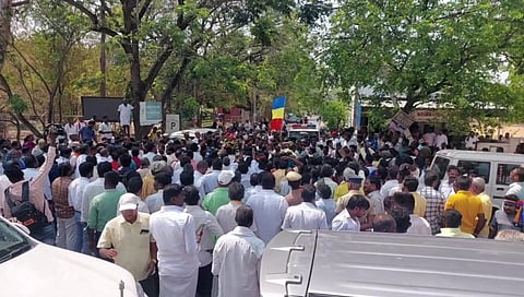 சவுமியா அன்புமணி வேட்புமனு தாக்கல் நிகழ்வில் விதிமீறல்: பாமகவினர் மீது 2 வழக்குகள் பதிவு