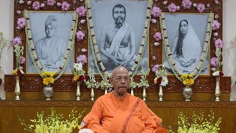 ராமகிருஷ்ணா மடத்தின் தலைவர் சுவாமி ஸ்மரணானந்தா மகராஜ் காலமானார்: பிரதமர் மோடி, மம்தா இரங்கல்