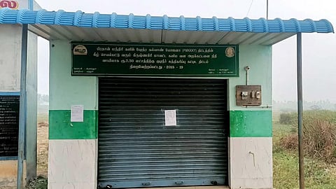 ஆனந்தூரில் இயந்திரத்தை பழுதால் மூடி வைக்கப்பட்டுள்ள குடிநீர் சுத்திகரிப்பு நிலையம்