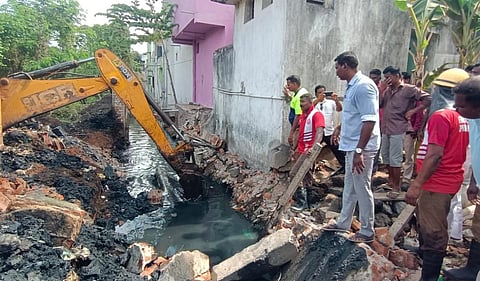 புதுச்சேரி: வாய்க்காலில் தூர்வாரும்போது சுவர் இடிந்து விழுந்து விபத்து: பலி 5 ஆக அதிகரிப்பு