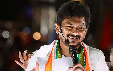 வெறுப்பை தூண்டும் வகையில் பேசியதாக அமைச்சர் உதயநிதி ஸ்டாலின் மீது தேர்தல் அதிகாரியிடம் அதிமுக புகார்