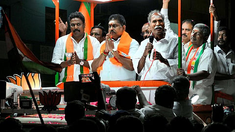 புதுச்சேரி தேர்தல் களத்தில் சனிமூலை ‘சென்டிமென்ட்’ நம்பிக்கை
