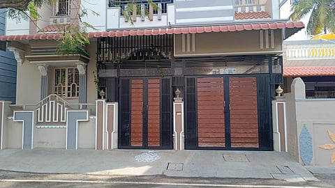 திருப்பத்தூரில் பணப் பட்டுவாடா? - அதிமுக முன்னாள் எம்எல்ஏ உறவினர் வீட்டில் ஐடி ரெய்டு