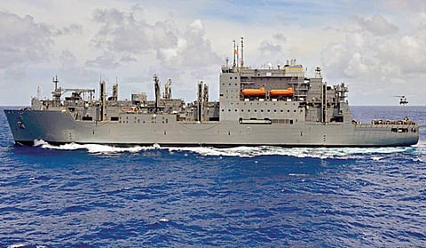 அமெரிக்க கடற்படை கப்பல் யுஎஸ்என்எஸ் சால்வார்.