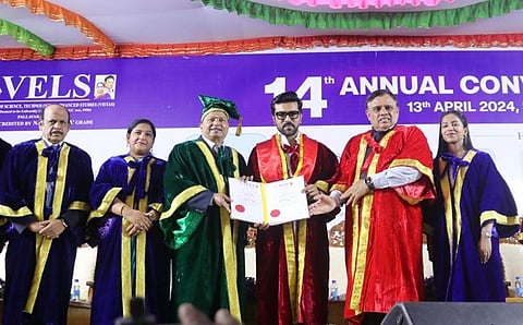 நடிகர் ராம்சரணுக்கு கவுரவ டாக்டர் பட்டம்: தந்தை சிரஞ்சீவி நெகிழ்ச்சி