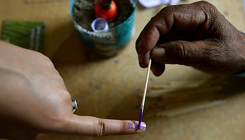 வாக்கு சாவடிகளில் படிப்பறிவு இல்லாதவர்கள் நியமனம்: வாக்குப் பதிவின்போது குளறுபடி ஏற்படும் அபாயம்