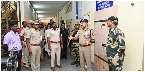 சென்னையில் வாக்கு எண்ணிக்கை மையங்களில் செய்யப்பட்டுள்ள பாதுகாப்பு ஏற்பாடுகளை காவல் ஆணையர் சந்தீப் ராய் ரத்தோர் நேரில் ஆய்வு செய்தார்.