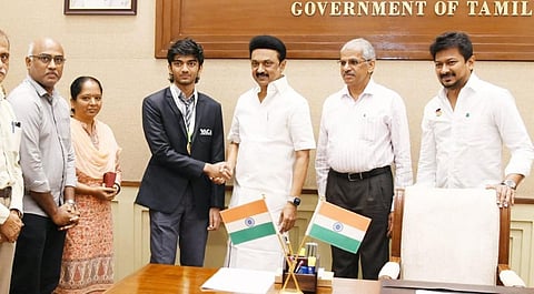 சர்வதேச செஸ் போட்டியில் சாம்பியன் பட்டம் வென்ற குகேஷுக்கு முதல்வர் ஸ்டாலின், தலைவர்கள் வாழ்த்து