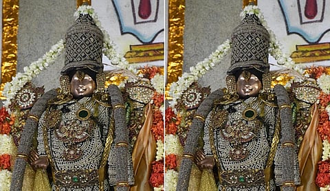 முத்தங்கி சேவையில் அருள்பாலித்த கள்ளழகர்.