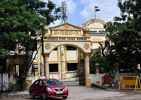தொகுதியில் அலுவலகங்களை திறக்க அனுமதிக்க வேண்டும்: ஆணையத்திடம் எம்எல்ஏக்கள் கோரிக்கை