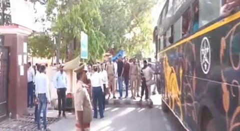 பிஹாரில் இருந்து உ.பி.க்கு அழைத்துச் செல்லப்பட்ட 95 குழந்தைகள் மீட்பு: போலீஸ் விசாரணை