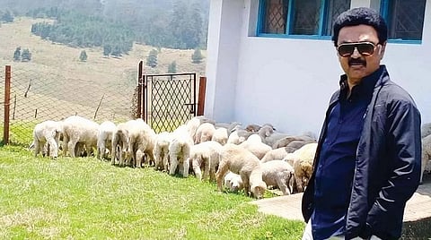 ஓய்வு எடுக்க குடும்பத்தோடு கொடைக்கானல் புறப்பட்டுச் சென்றார் முதல்வர் ஸ்டாலின்