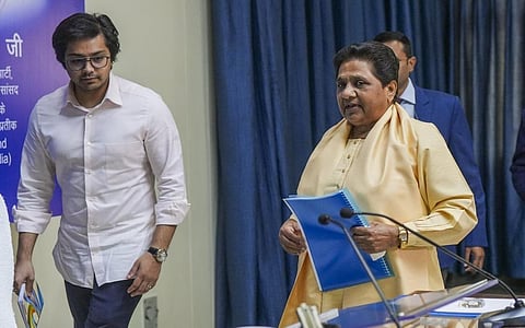 “ஆகாஷ் ஆனந்த் இனி தனது அரசியல் வாரிசு கிடையாது”: மாயாவதி அறிவிப்பு