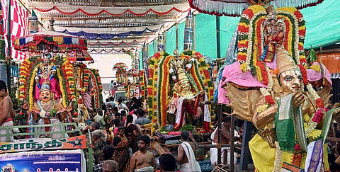 அட்சய திருதியை: கும்பகோணத்தில் 12 பெருமாள் கருட சேவை