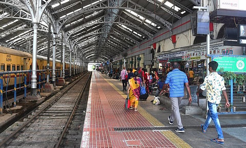 எழும்பூர் ரயில் நிலைய டிக்கெட் முன்பதிவு மையம் இடமாற்றம்