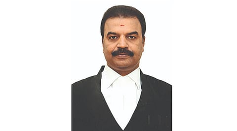 சென்னை உயர் நீதிமன்றத்தின் பொறுப்பு தலைமை நீதிபதியாக ஆர்.மகாதேவன் நியமனம்
