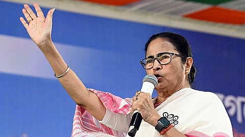 ‘கடவுளால் செய்ய முடியாத செயல்கள்’ - மோடியை விமர்சித்த மம்தா பானர்ஜி