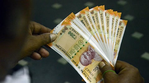 எண்ணூர் கூலித் தொழிலாளி வங்கிக் கணக்கில் தவறுதலாக ரூ.32 லட்சம் டெபாசிட்: கணக்கு முடக்கப்பட்டதால் அவதி
