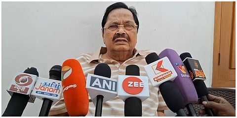 வேலூரில் செய்தியாளர்களைச் சந்தித்த தமிழக நீர்வளத் துறை அமைச்சர் துரைமுருகன்