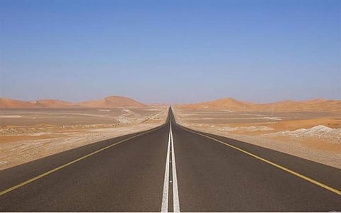 உலகின் மிக நீளமான நேரான சாலை!