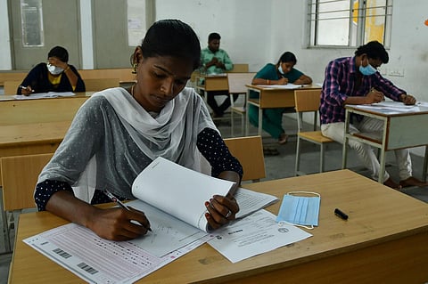 டிஎன்பிஎஸ்சி குரூப்-4 தேர்வு நாளை நடைபெறுகிறது: 6,244 காலி இடங்களுக்கு 20 லட்சம் பேர் போட்டி