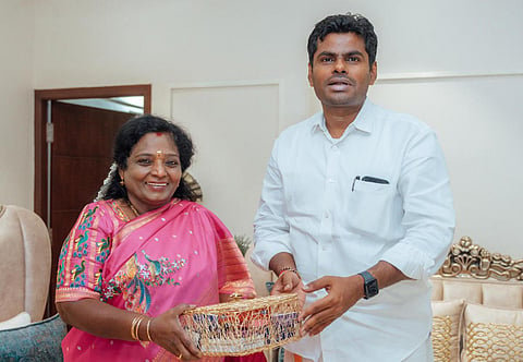 சர்ச்சைக்கு முடிவு: தமிழிசை உடன் அண்ணாமலை சந்திப்பு