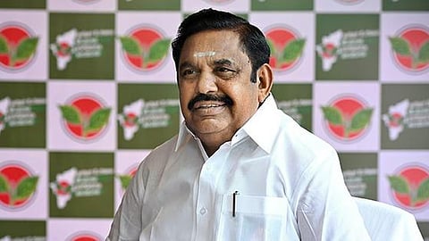 குடும்ப நிறுவனங்களுக்காக அரசு கேபிளை முடக்குவதா? - பழனிசாமி கண்டனம்