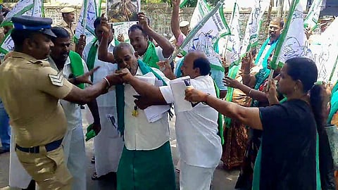 பூச்சிகொல்லி மருந்தை குடித்து தற்கொலை முயன்ற விவசாயி பாலசுப்பிரமணியம்.