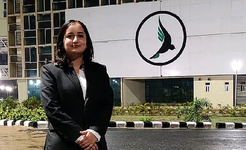 "97 சதவீத மதிப்பெண் பெற்றும் இடமில்லை" - எக்ஸ் வலைதளத்தில் மாணவி வேதனை
