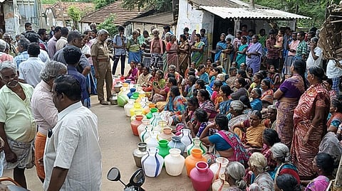 ஜெயங்கொண்டம்: குடி தண்ணீர் கேட்டு 100-க்கும் மேற்பட்ட பெண்கள் சாலை மறியல்