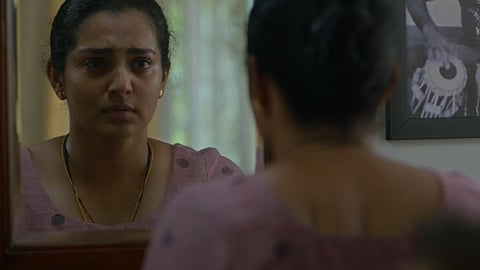 லாஸ் ஏஞ்சல்ஸ் இந்திய பட விழாவில் ஊர்வசி - பார்வதியின் ‘உள்ளொழுக்கு’