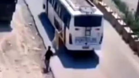 அமர்நாத் யாத்திரை: செயலிழந்த பேருந்தின் பிரேக் - 10 பேர் காயம்