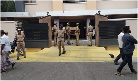 போலீஸ் சோதனை