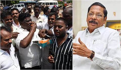 விக்கிரவாண்டி இடைத்தேர்தலில் தொடர்ந்து முன்னிலையில் இருக்கு திமுகவினர் இனிப்புகள் வழங்கியும் பட்டாசு வெடித்தும் கொண்டாடினர் | படம்: எம் சாம்ராஜ்