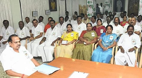 திருவண்ணாமலை நாடாளுமன்ற தொகுதிக்கான அதிமுக நிர்வாகிகள் ஆலோசனைக் கூட்டம்.