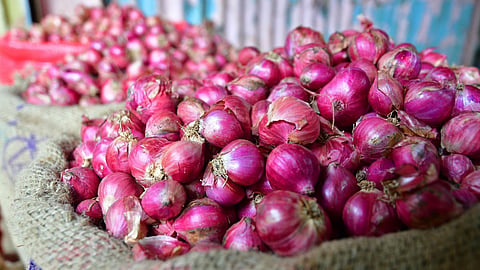 கோயம்பேடு சந்தையில் சாம்பார் வெங்காயத்தின் விலை ரூ.30 ஆக குறைந்தது
