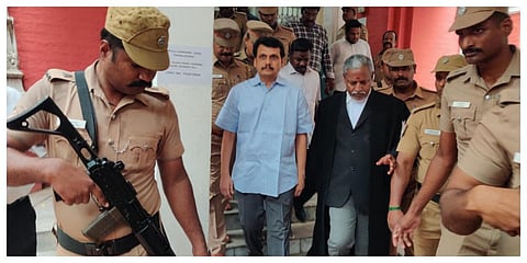 சென்னை முதன்மை அமர்வு நீதிமன்றத்தில் முன்னாள் அமைச்சர் செந்தில் பாலாஜி ஆஜர்படுத்தப்பட்டார்.