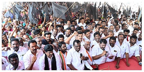 இலங்கை சிறையில் உள்ள மீனவர்களை விடுவிக்கக் கோரி ராமேசுவரத்தில் கண்டன ஆர்ப்பாட்டம் நடந்தது | படம்: எல்.பாலச்சந்தர்